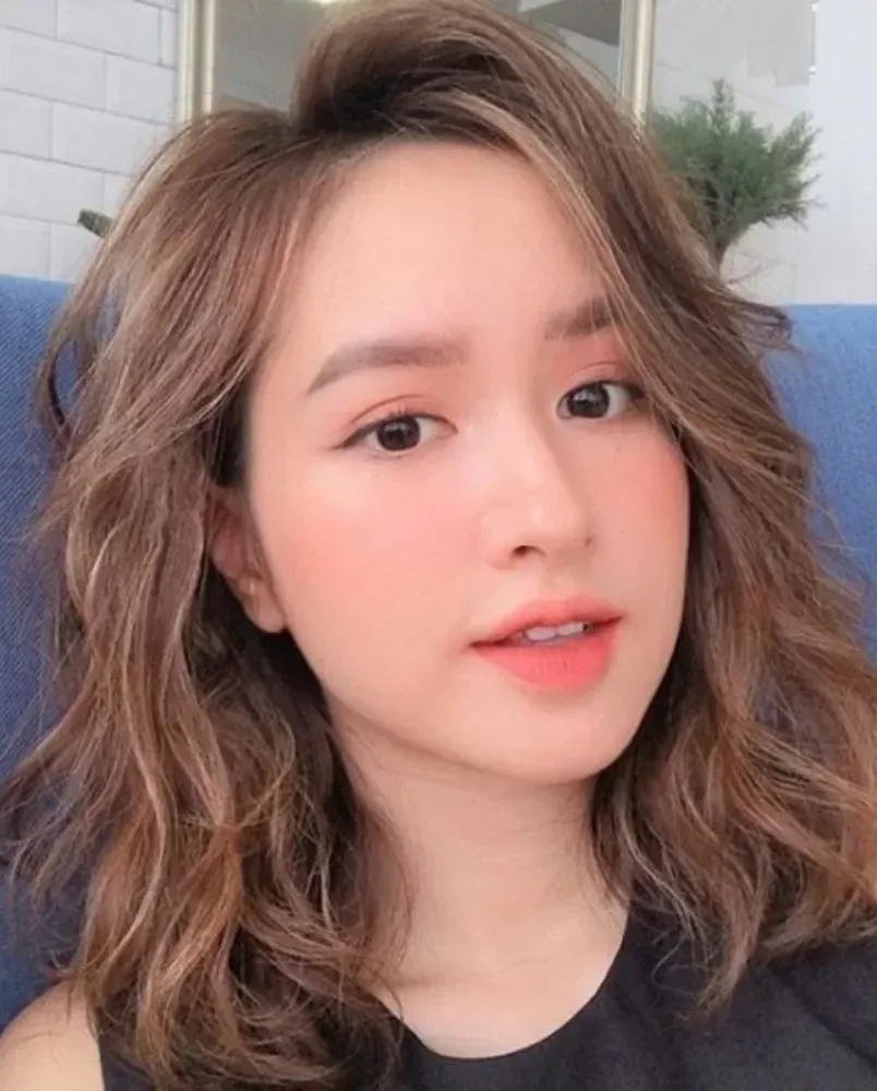 200+ ảnh tóc xoăn sóng ngắn ngang vai chuẩn salon · ảnh 2
