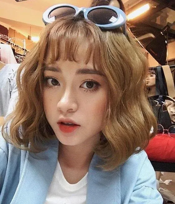 200+ ảnh tóc xoăn sóng ngắn ngang vai chuẩn salon · ảnh 3